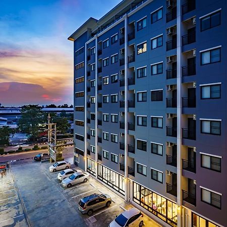 Lux Boutique Hotel Нонтхабури Экстерьер фото